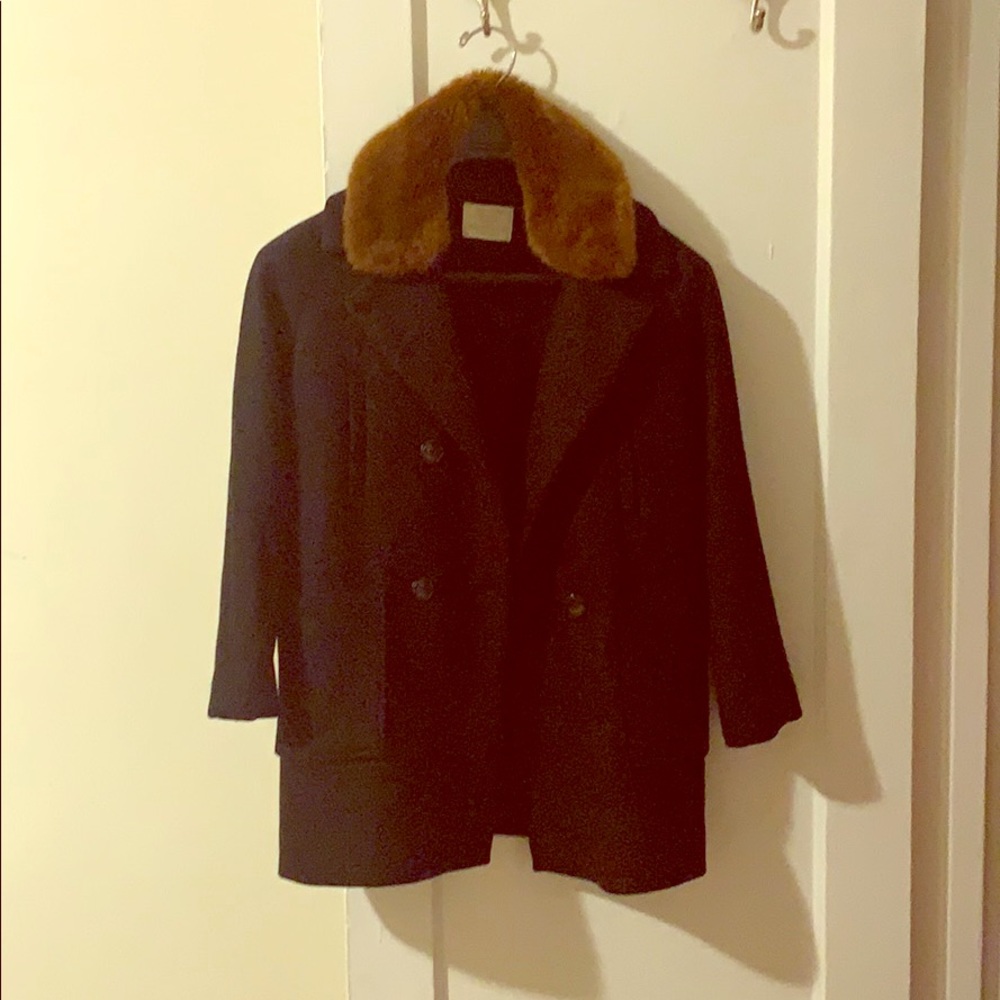 Wool black coat, detachable faux fur collar